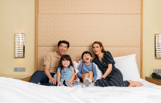 "Holiday Inn Bangkok Silom"